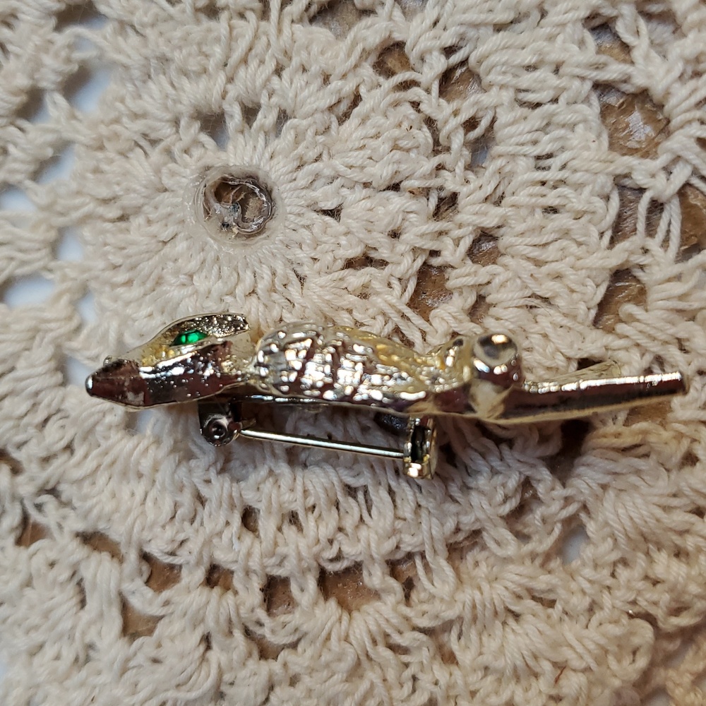 Vintage 1980’s metal Goldtone Owl with Green rhinestone eyes 2" - Picture 5 of 7
